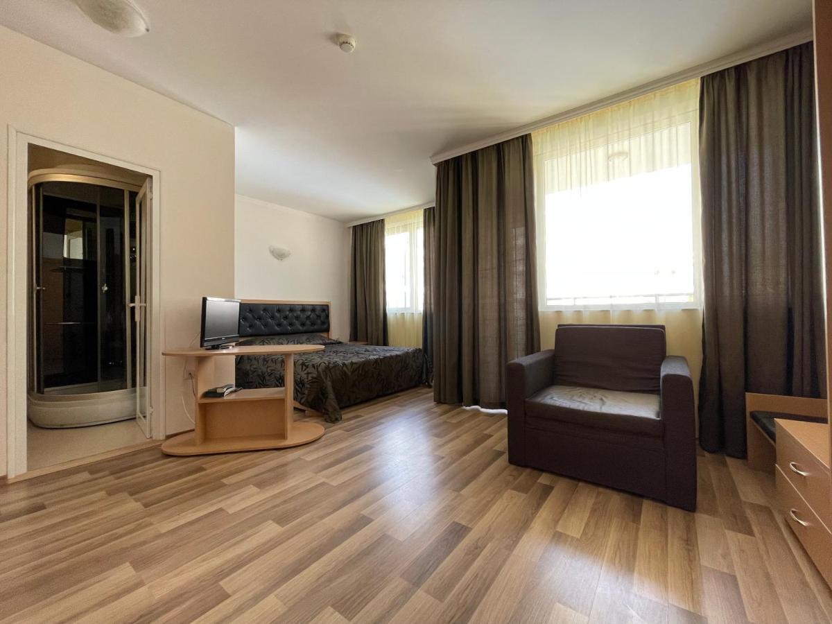 Hotel Incognito Pomorie Buitenkant foto